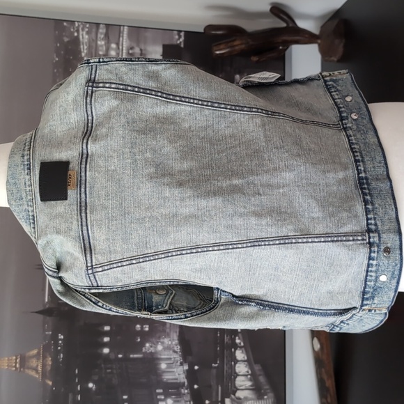 True Religion Blue Jeans Classic Distressed Style Women's Vest,Size XS. - Picture 8 of 10
